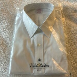 Brooks Brothers Men‘s No Iron Dress Shirt